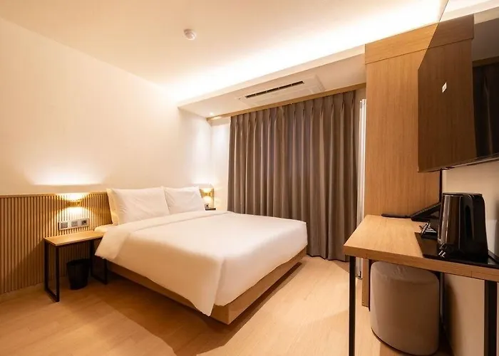 Hotel The 3*